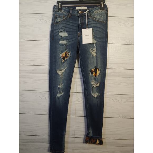 NWT Kancan Midwash Skinny Jeans With Leopard Cuffed Hem And Patches size 3 - Picture 1 of 5